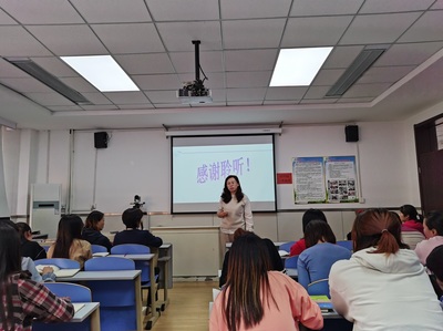 47中舉辦中青年教師成長促進會教科研專題培訓會