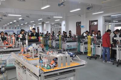 新裝100個(gè)感應(yīng)水龍頭、配酒精防爆箱——東莞市信息技術(shù)學(xué)校已做好全面技術(shù)開發(fā)準(zhǔn)備